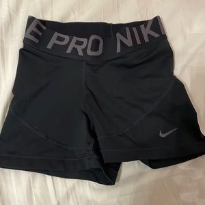 Black NIKE Pros